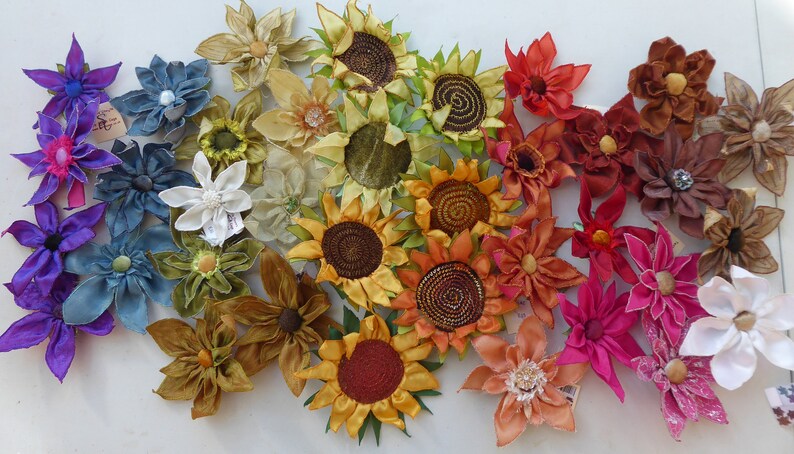 Large machine embroidered flowers, for hair or buttonholes. Textile bouttonieres or bouquets image 1