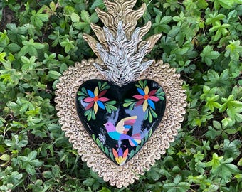 Sagrado Corazón de hojalata artesanal: decoración de pared de arte popular mexicano
