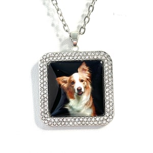 Lindo colgante de perro plateado, regalo para amantes de los perros, gargantilla de spaniel, joya con imagen de cabujón, broche cuadrado para chaqueta, collares para mujer