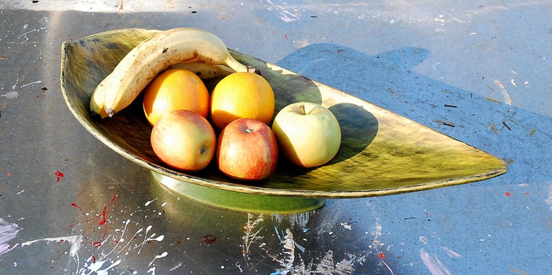 French Vintage 1950s St Clements/' Hand Painted Leaf Shaped Fruit Bowl Mint Condition Beautiful Centrepiece