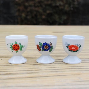 Trio Of Collectable Vintage Ceramic Egg Cups. Floral Design. Made In GDR. East Germany. 1970s. Very Good Condition