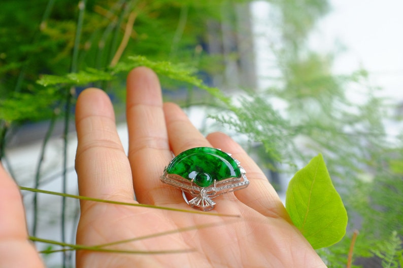 18k Carved Jade Fan Pendant Necklace Etsy