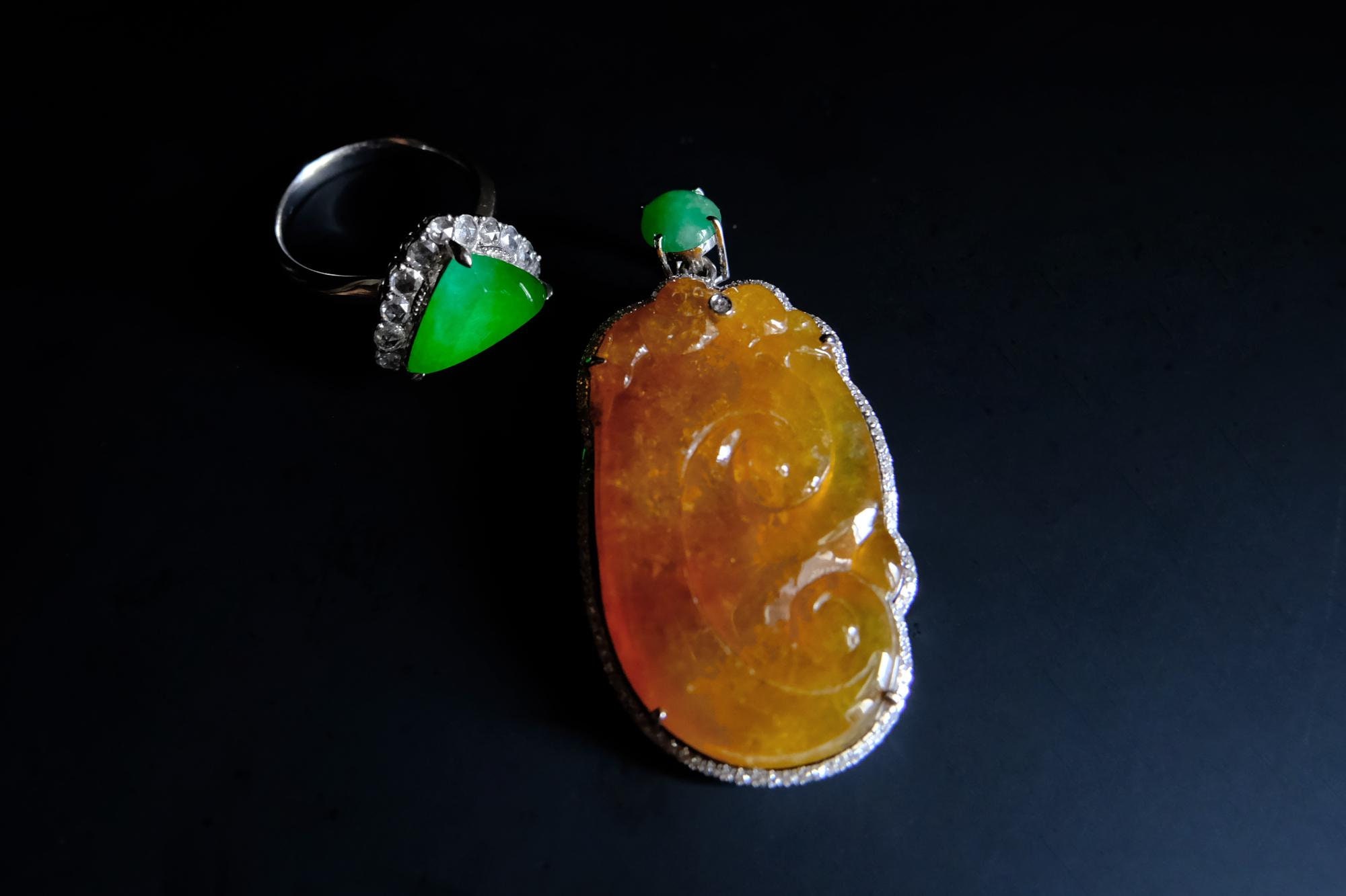 翡翠 氷の彫刻 レッド ジェダイト 翡翠 ペンダント 18k - Etsy 日本