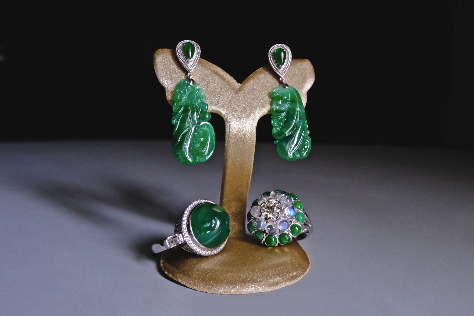 アールデコ調彫刻翡翠イヤリング ドロップ 18K - Etsy 日本