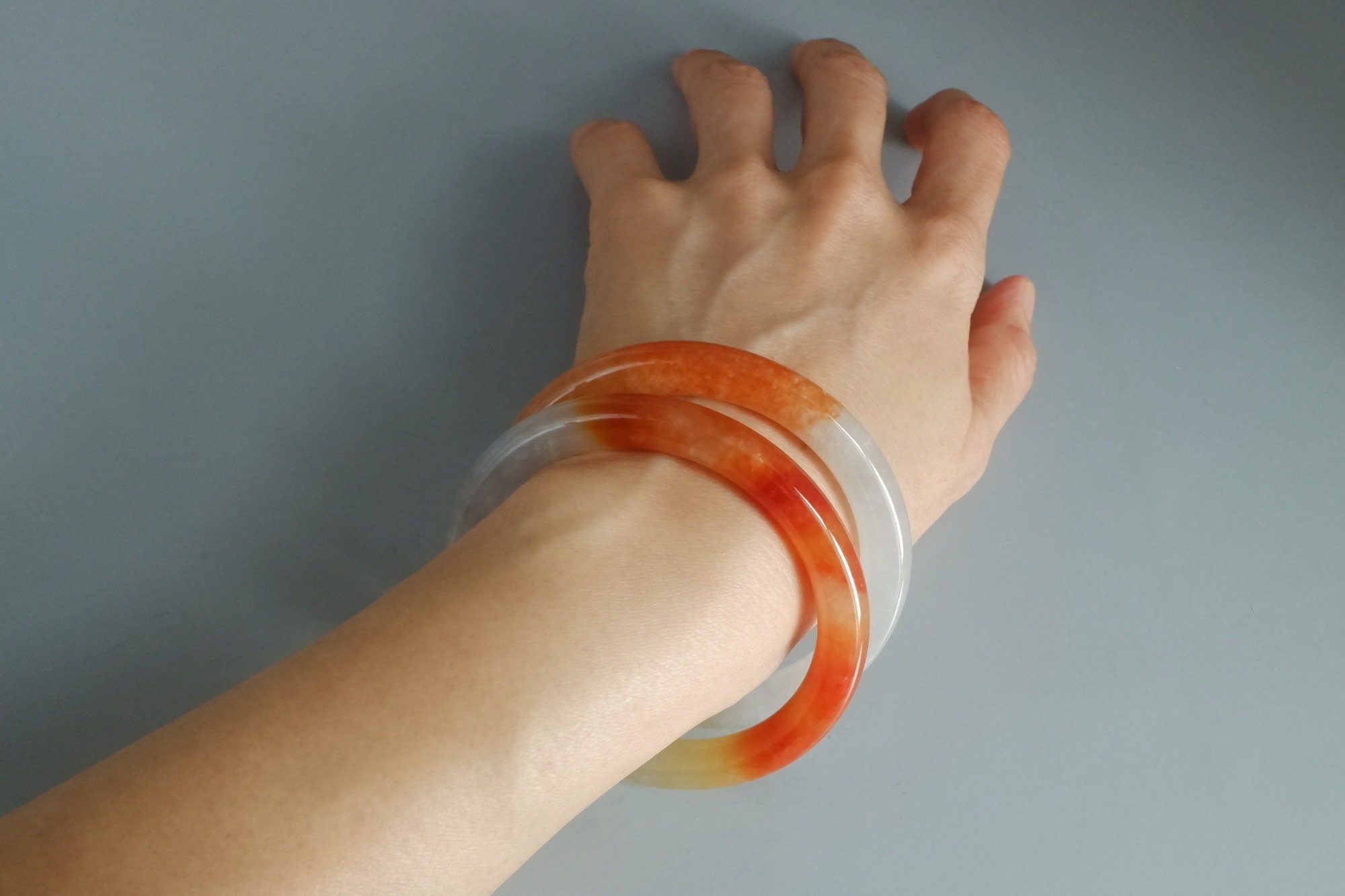 天然翡翠。レアなレアな赤翡翠。 非常に珍しい天然赤翡翠バングルペアアンティーク - Etsy 日本