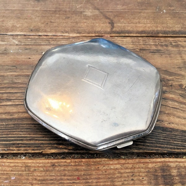 Vintage Hexagon Shaped Silver Metal Pressed Powder Compact/Vintage Compact/Collectible Vintage Vanity Decor/Silver Metal Makeup Compact