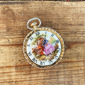 Vintage Romantic Victorian Couple Fragonard Pocket Watch Themed Compact Vintage Vanity Décor Vintage Makeup Mirror Powder Compact