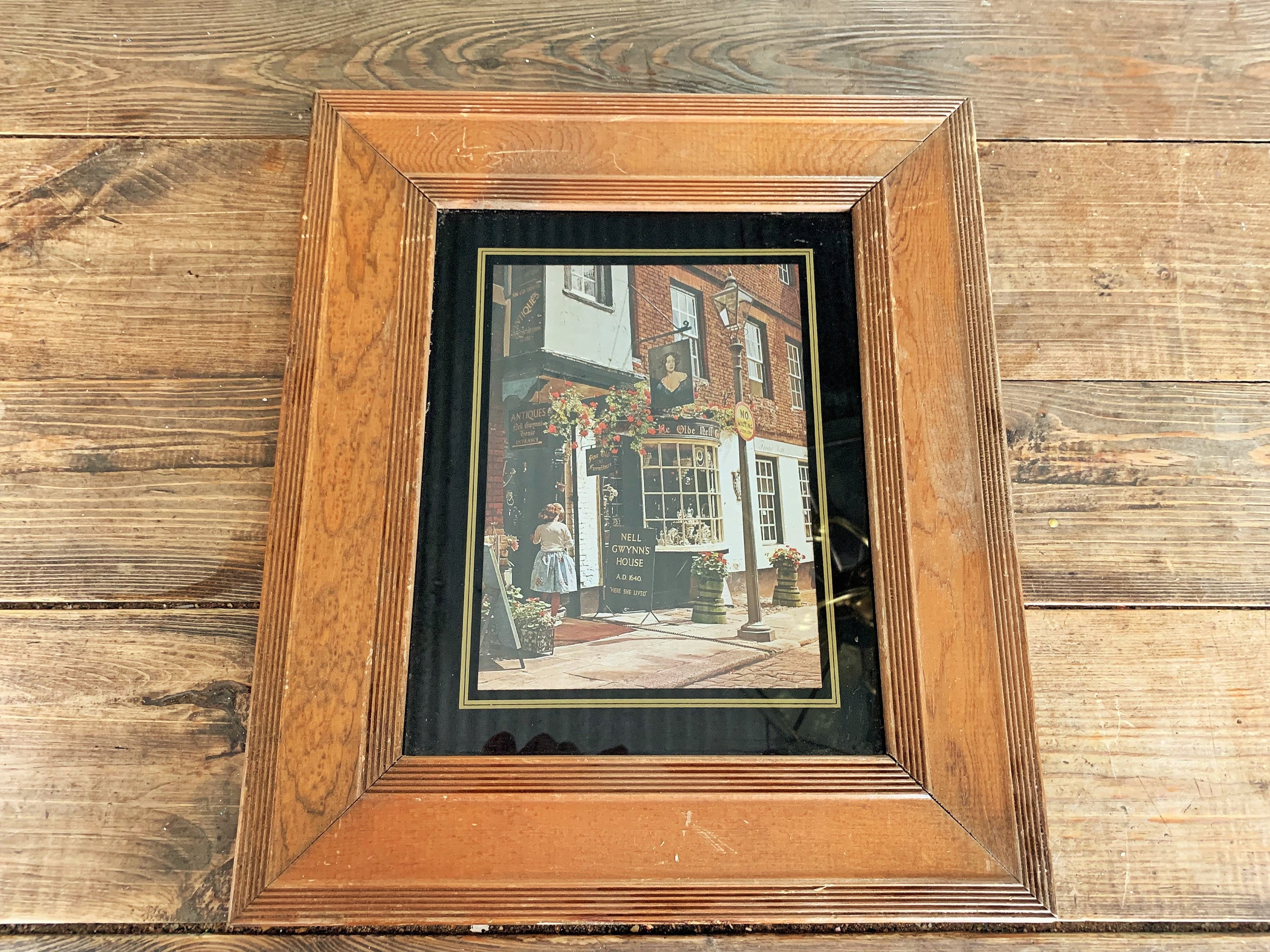 1980 年代　ホイル アート ネル グウィンの家　ヴィンテージ　イギリス 額入り 1980 年代のホイル アート プリント「ネル グウィンの家