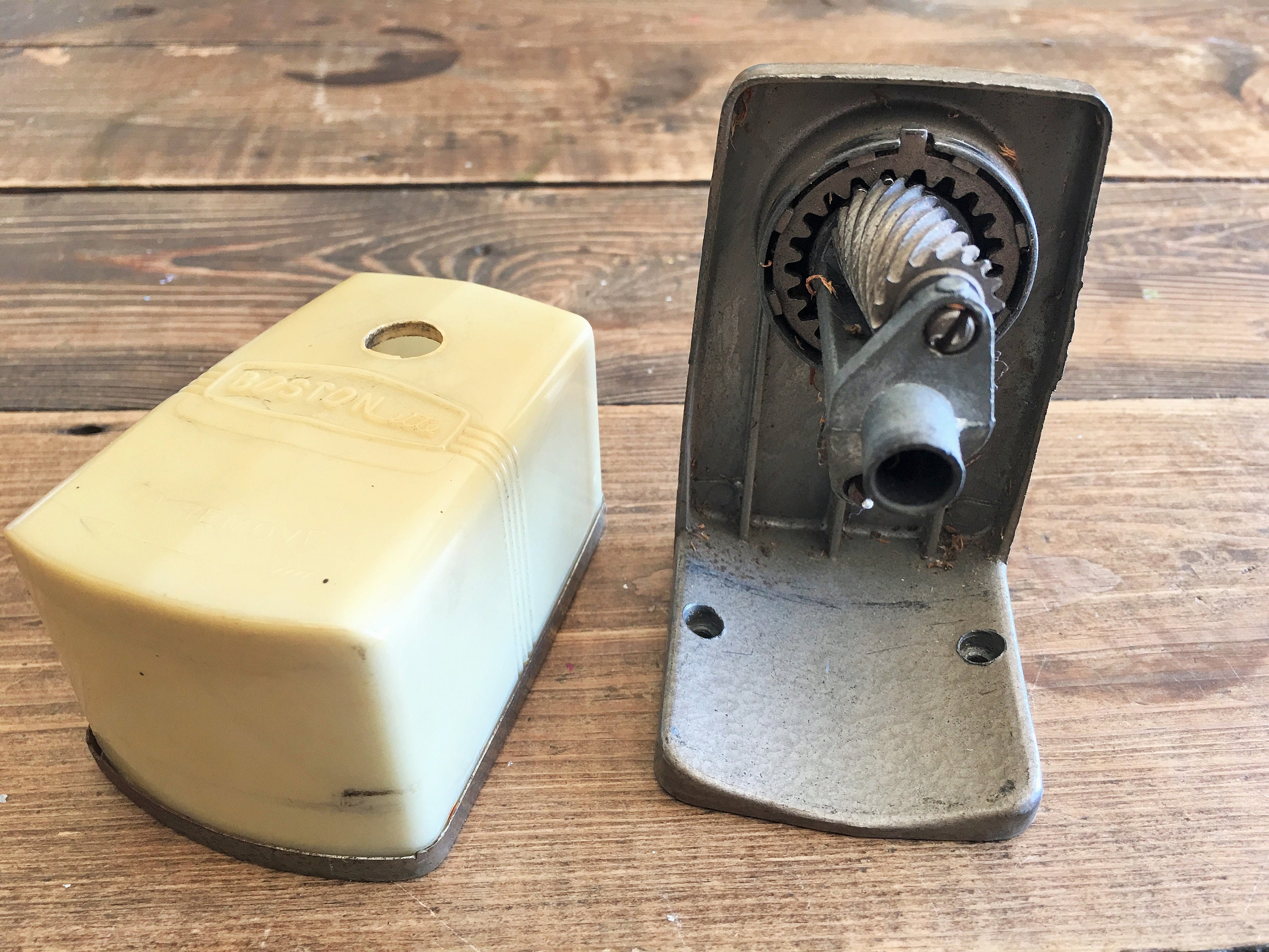 Vintage Manual Pencil Sharpener/retro Table Etsy