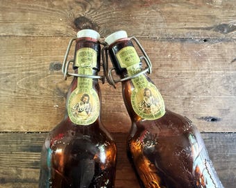 ヴィンテージ グロルシュ ビール瓶 - ダークアンバーエンボス加工