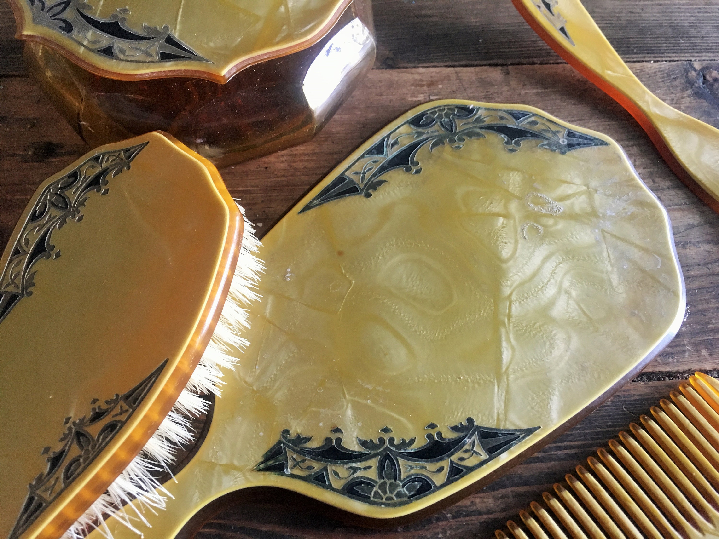 Vintage Yellow Marble Bakelite Art Deco Celluloid 9 PC Vanity Set w/Leather Case Vintage Yellow Marble Bakelite Art Deco | Mercari main image 3