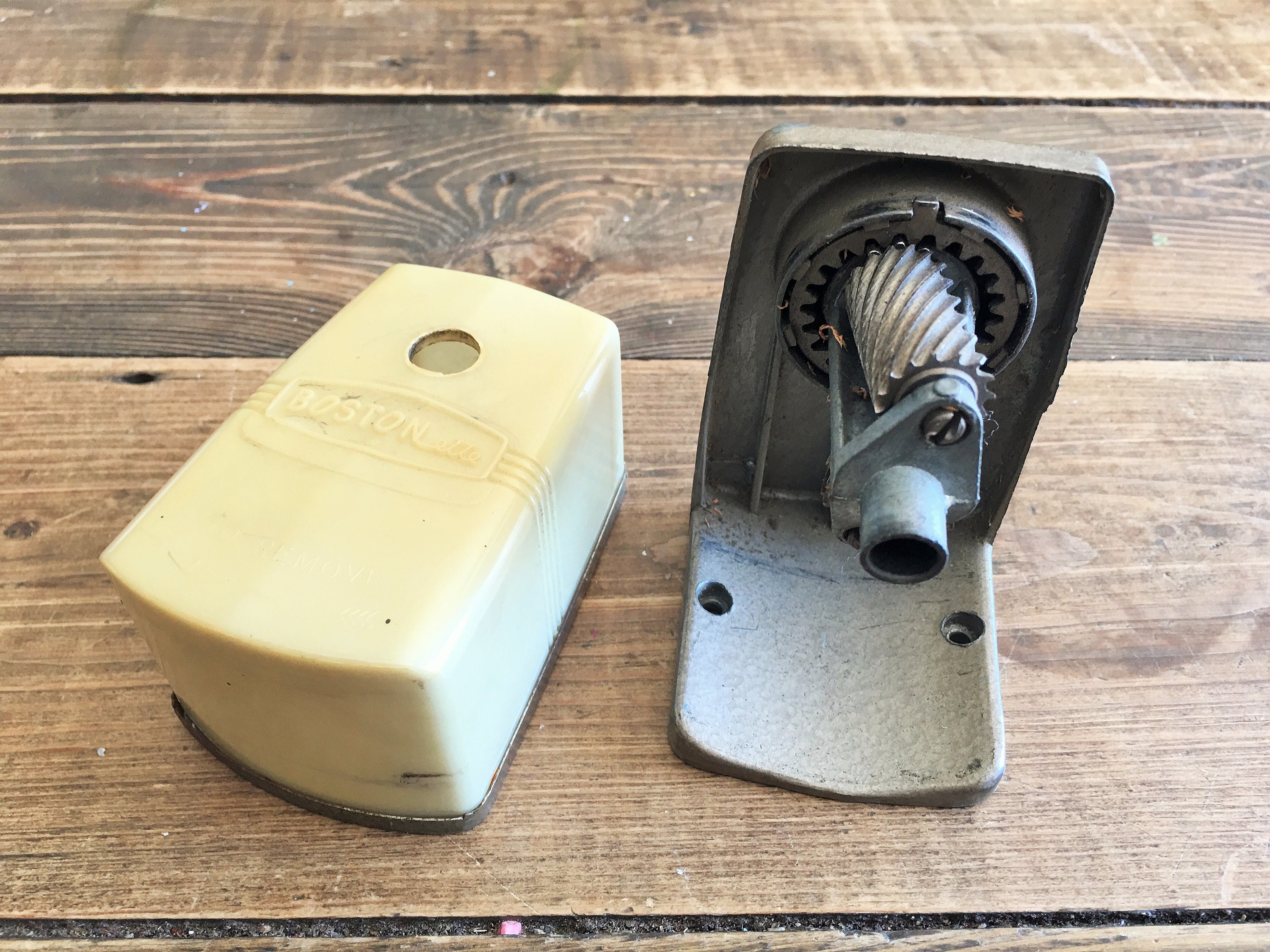 Vintage Manual Pencil Sharpener/retro Table Etsy