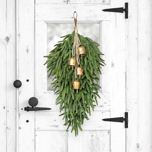 Butin artificiel en forme de larme en pin de Norfolk Real Touch. 28-29". Qualité. Noël. Fêtes. Doux et plein. Faible expédition. Avec des cloches dorées ou blanches