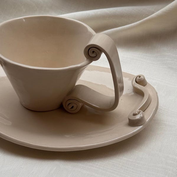 Ceramic Scroll Latte Mug with Sidecar Plate Set - Customizable