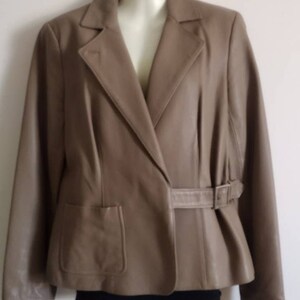Veste en cuir souple entièrement doublée VTG Worth avec fermeture à boucle latérale, taupe, taille 8