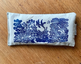 ART + AROMA Eye Pillow