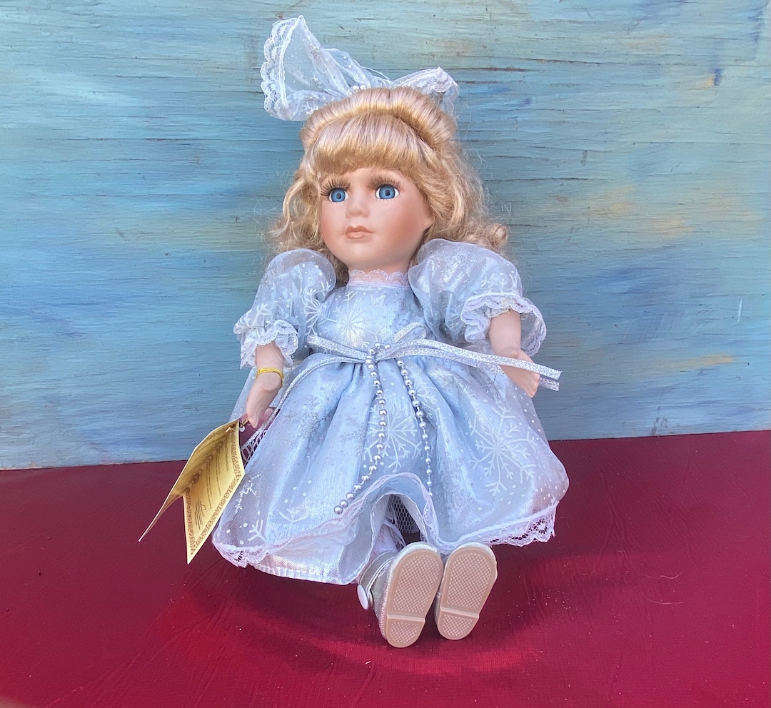 人形 ANTIQUE MUSICAL DOLL PORCELAINS ANTIQUE MUSICAL DOLL PORCELAINS