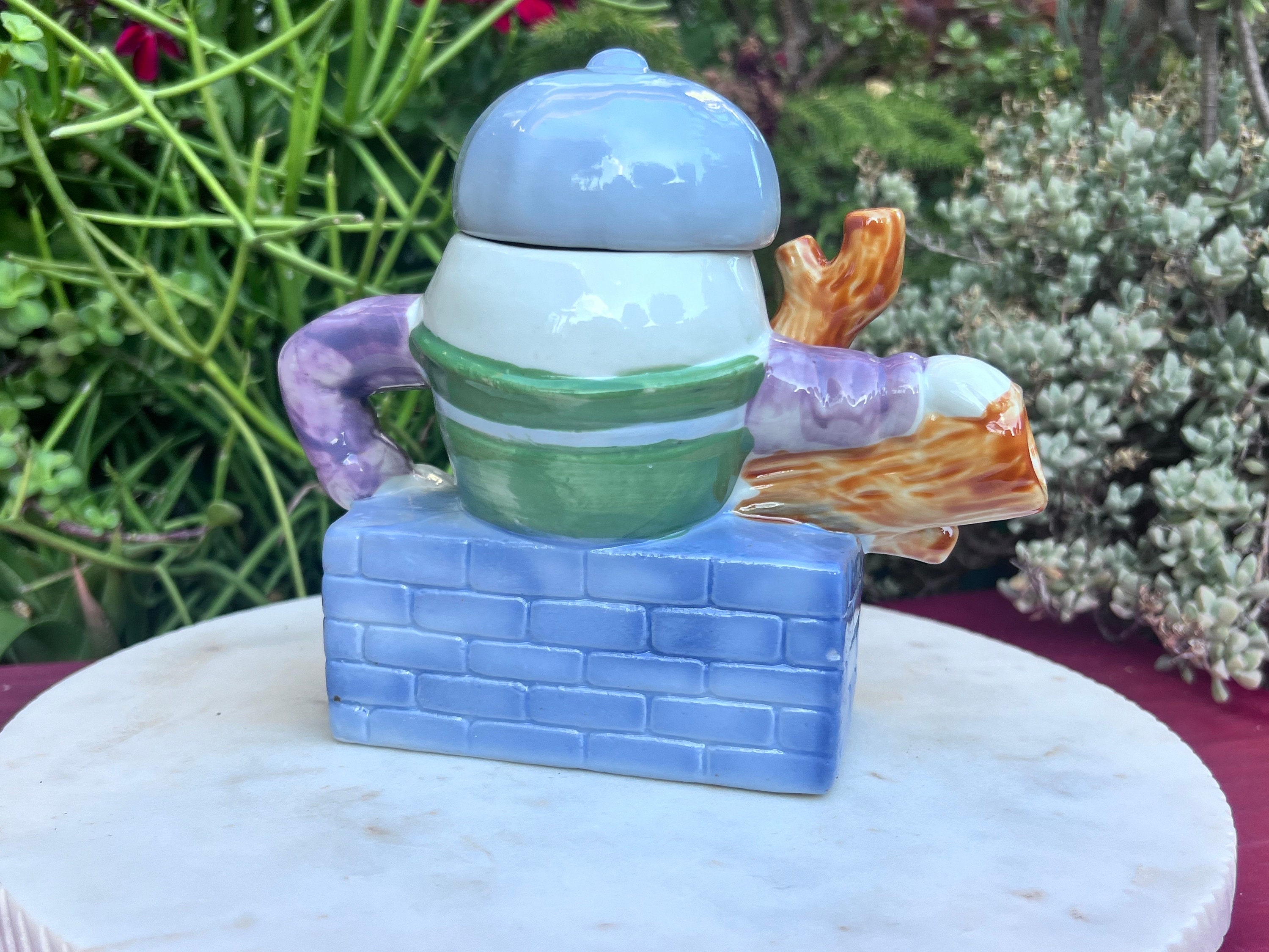 Fietx Humpty Dumpty on the Wall Teapot,vintage Ceramic