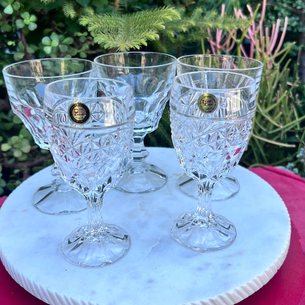 5 Mismathed Wine Glasses,Vintage Drinkware,Clear Wine Glases,Glasware,Mis Matched Glasware,Cute Glassware,Glassware Gifts ideas