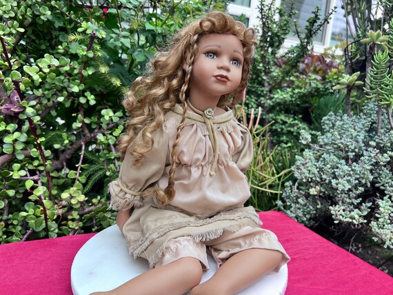 人形 PORCELAN DOLLS Rare Porcelain Sitting Doll: 21