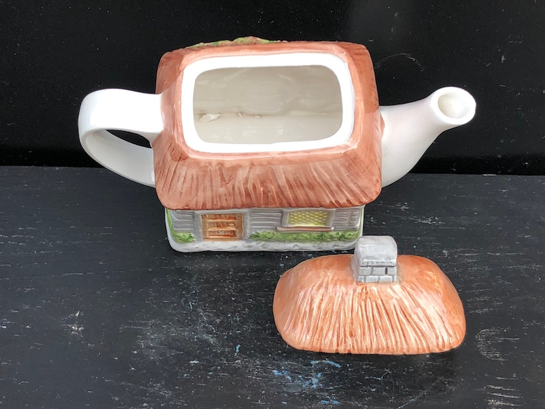 Vintage Ceramic Teapot,House Teapot,Cottage Teapot,Decorative Teapot,Rare Teapot,Garden Teapot,Collectible Teapot,Brown Teapot,Collectors