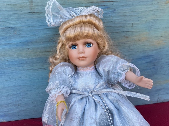 Gift Gallery Wind up Musical Porcelain Doll,doreen Doll,musical