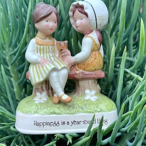 Vintage Holly Hobbie Happiness is A Year Round Thing Figurine,Collectible Figurine,Display Figurine,Decorative Figurine,Girl Figurine