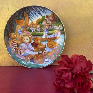 A Teddy Bear Picnic Porcelain Plate,Franklin Mint Heirloom,Carol Lawson,Decorative Plate,Collectible Plates,Collector Plates
