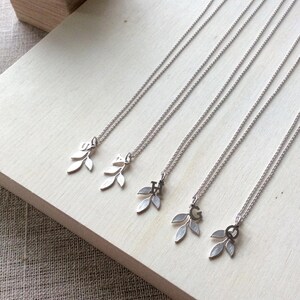 Plat à Bijoux En Céramique 'Maid Of Honor' - Cœur Rose Avec Bordure Dorée, Cadeau Demoiselle D'honneur