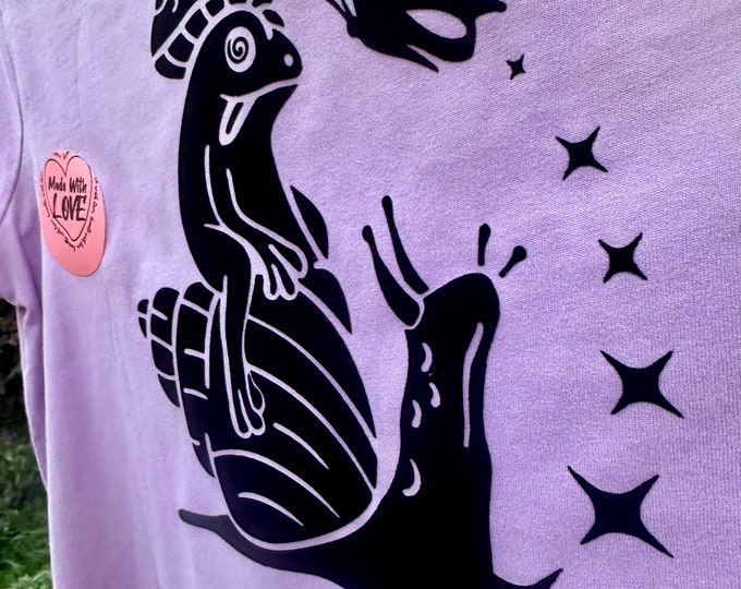 Kids Psychedelic Froggy T-shirt | Magic Mushroom T-shirt - Cute Snail T-shirt - Summer  Long Sleeve Top | Pale Green Top for Youths