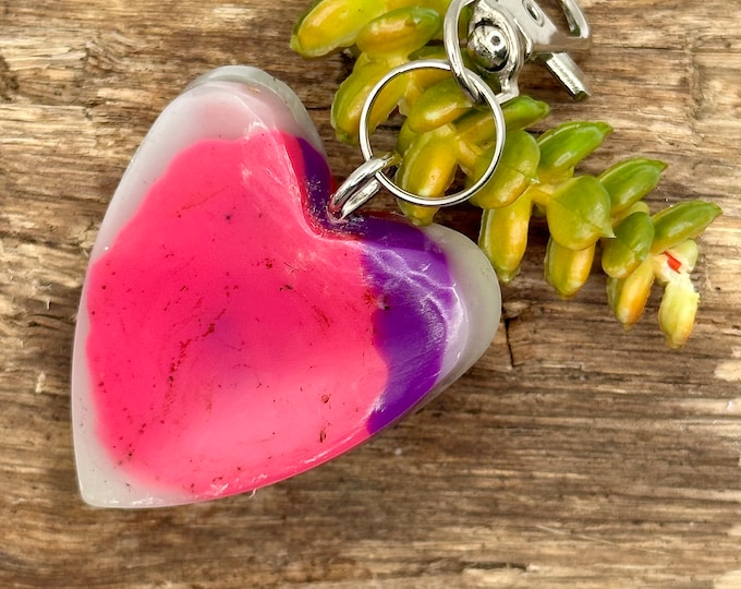 Eco-friendly love heart keyring, handmade from beach & street plastic, ideal stocking filler, sustainable keychain for nature lovers.