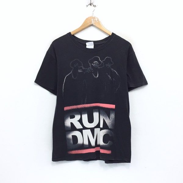 Run DMC - T-Shirt Ufficiale Con Logo Classico - 100% Cotone - Maglietta Rap Old School - Prodotto USA - Taglia Unica
