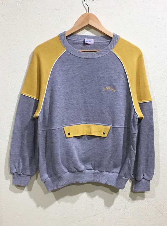 kangaroo pocket pullover