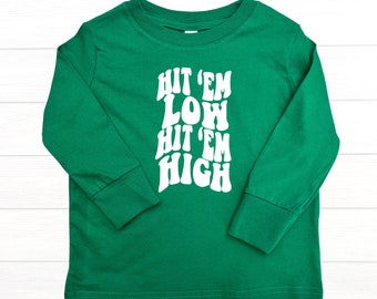 Groen peuter-T-shirt | "Hit em Low" Philadelphia Eagles-voetbal