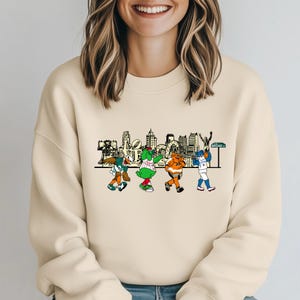 Philadelphia Sports Maskottchen Sweatshirt Stadt Skyline Crewneck Philly Fans Weihnachtsgeschenk Eagles Phillies
