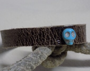 Brown Crackle Leather Bangle Bracelet with Turquoise Skull Bead
