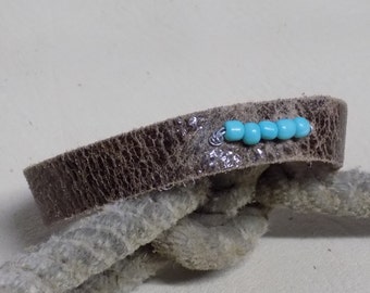 Brown Crackle Leather Bangle Bracelet with Small Turquoise Beads
