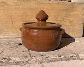 Cleater Meaders 1985 Double Signed Lidded Double Handled Bean Pot