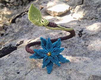 Macrame Flower Bracelet, Floral Cuff Bracelet, Blue Flower Bracelet, Colourful Bracelet, Nature Bracelet, Blue Bracelet, Waterproof Bracelet