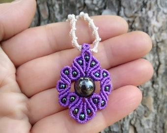 Collier en macramé hématite, pendentif en cristal de macramé, collier en pierre noire, collier violet, tour de cou en macramé, pendentif en pierre, cristal de guérison