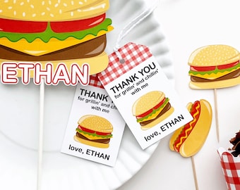 Può includere: Due etichette di ringraziamento a quadri rossi e bianchi con un'immagine di hamburger e il testo "Grazie per aver grigliato e rilassato con me, con affetto, Ethan".