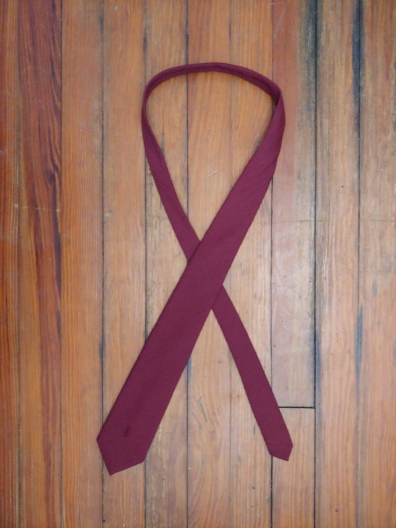 Laurent- YSL Saint Pale Red Pink Neck Tie Cravat Vintage Burgundy Red Linen Knit Necktie Yves St 56.5 Inches Preppy Prep Trad Menswear