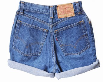 LEVI High Waisted Shorts