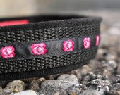 Customized dog collar staplessly adjustable in length padded with microfibre
