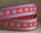 Customized dog leash adjustable in length padded with leather