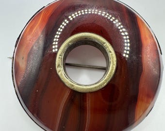 Broche antiguo escocés victoriano de plata 800 con banda de ágata marrón, 23,68 gramos