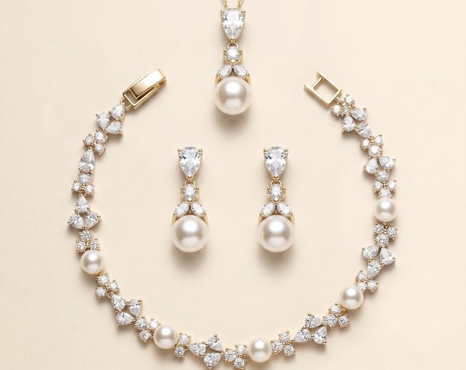 Gold Pearl Jewelry Set, Pearl Wedding Jewelry, gold wedding jewelry, bridesmaid jewelry, bridal jewelry set, Kathy Gold Jewelry Set