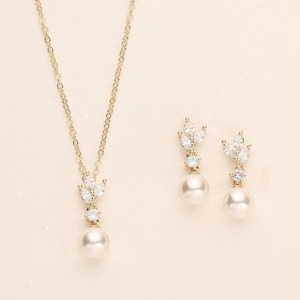 Perlen-Hochzeitsschmuckset in Gold, Brautjungfernschmuckset, Perlen-Brautjungfernschmuckset, Eve Gold-Ohrringe und Halskettenset