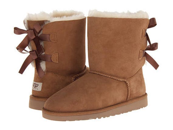 tan bailey bow uggs
