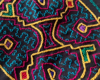 Peruvian hand embroidered Shipibo Conibo ethnic tribal fabric textile SHP3